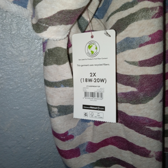 Secret Treasures hi-lo lightweight sweatshirt - Picture 4 of 5